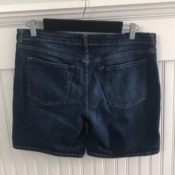 Gap jean shorts. - Picture 2 of 3